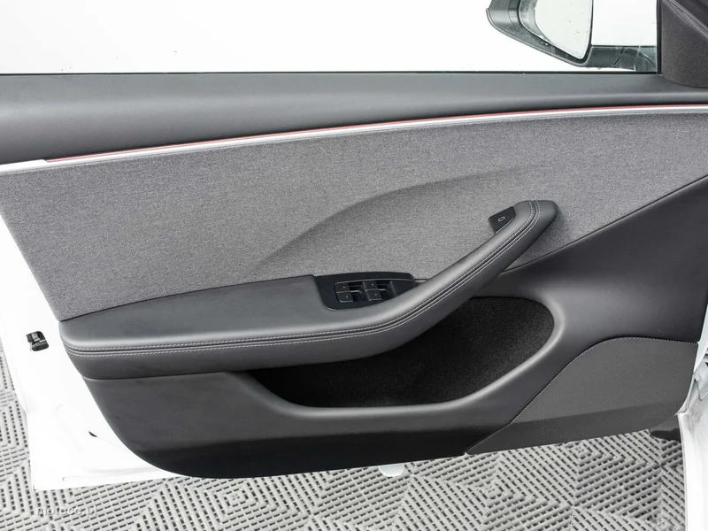 Tesla Model 3 9