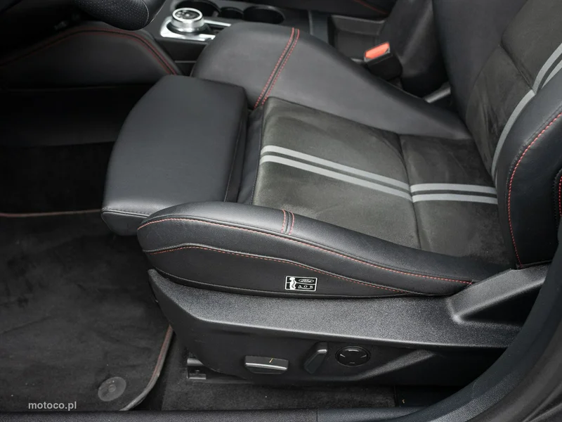 Ford Focus IV 10