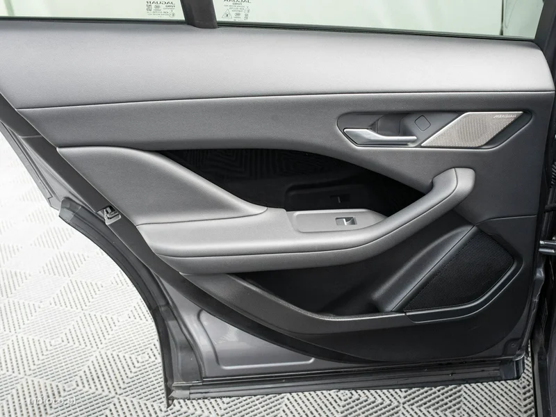 Jaguar I-Pace 22