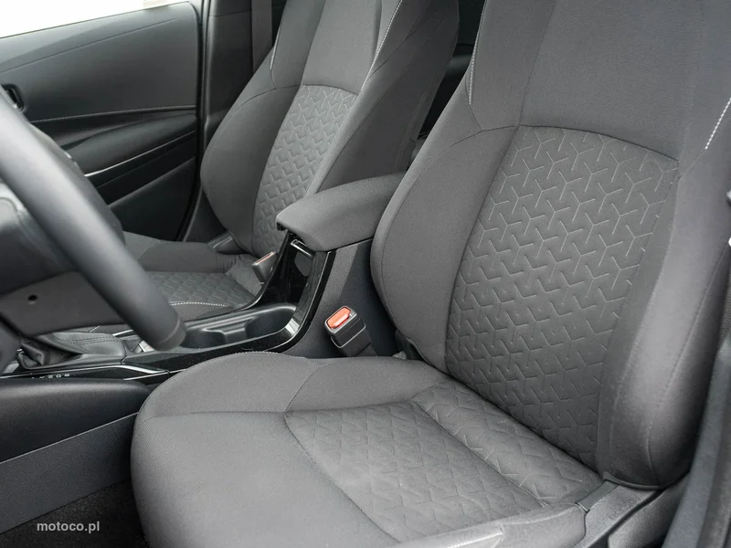 Toyota Corolla E210 11