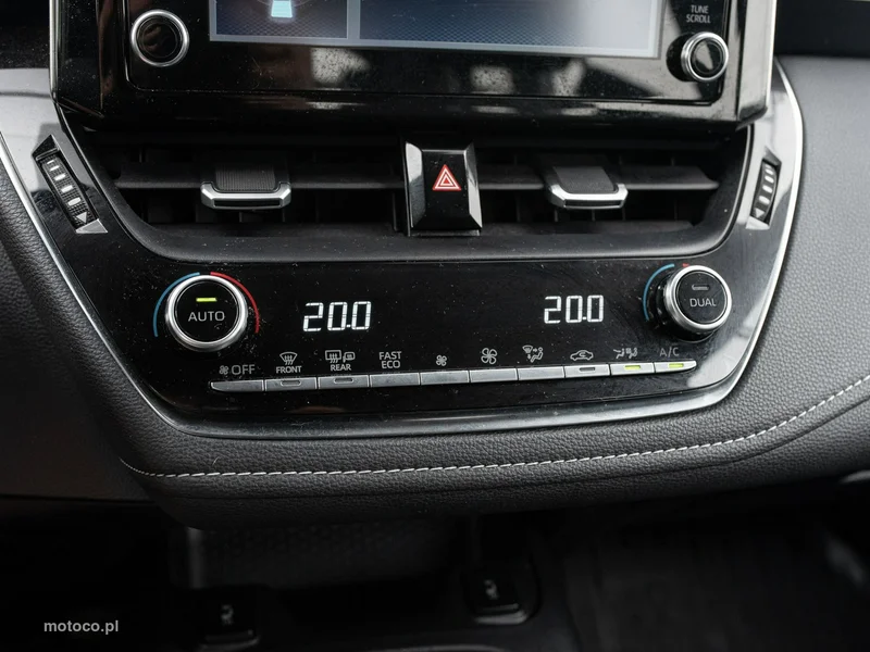 Toyota Corolla E210 15
