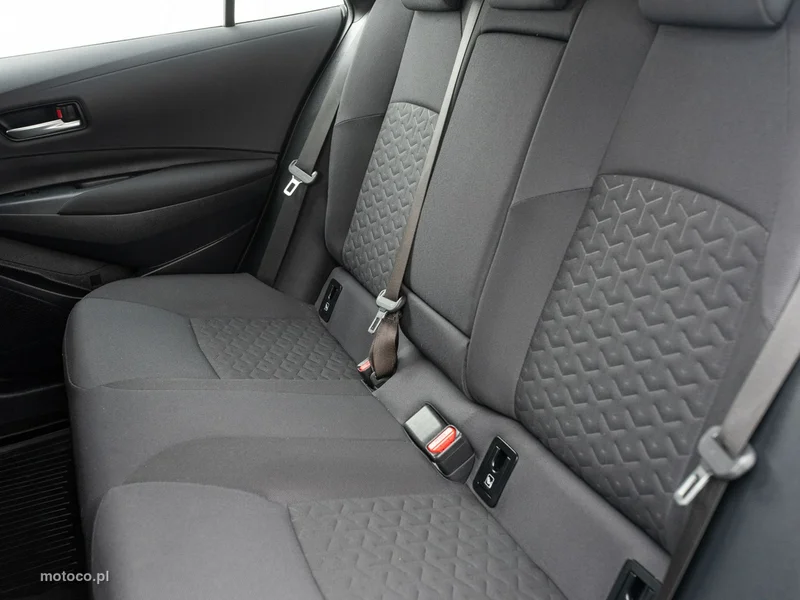 Toyota Corolla E210 22