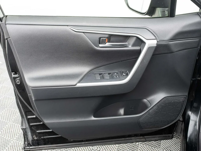 Toyota RAV 4 XA50 9