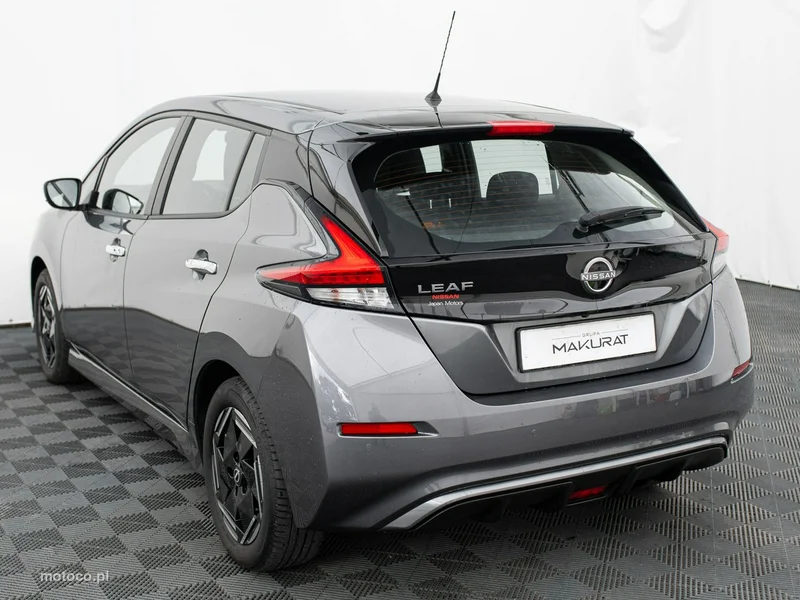 Nissan Leaf 4