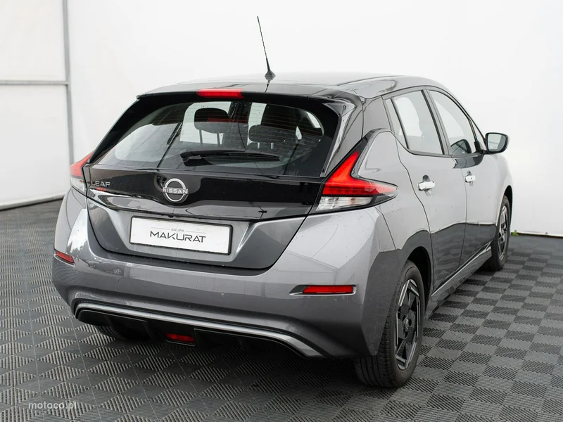 Nissan Leaf 5