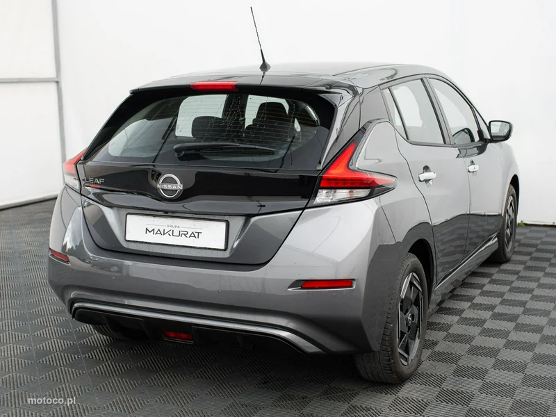 Nissan Leaf 5