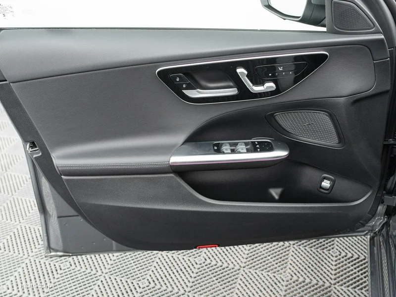Mercedes-Benz Klasa C W206 C 220 9