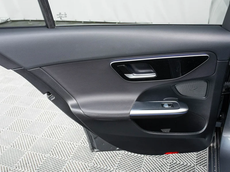 Mercedes-Benz Klasa C W206 C 220 23