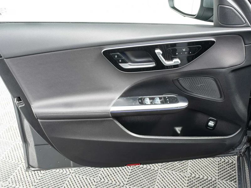 Mercedes-Benz Klasa C W206 C 220 9