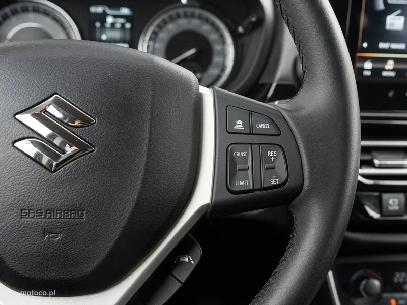 Suzuki S-Cross 14