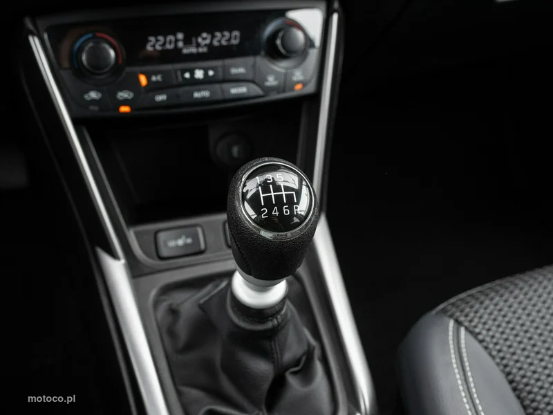 Suzuki S-Cross 15