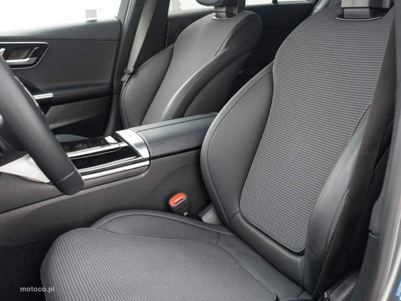 Mercedes-Benz Klasa C W206 C 220 11