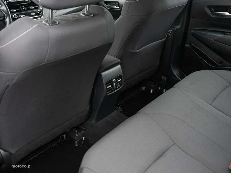 Toyota Corolla E210 20