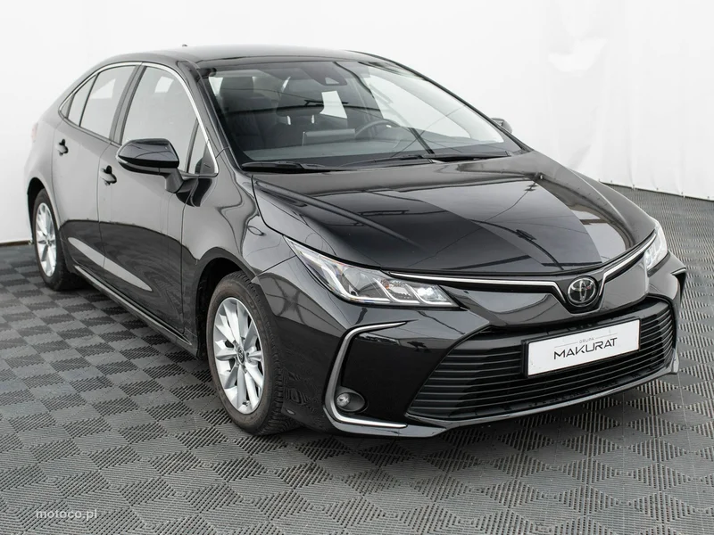 Toyota Corolla E210 3