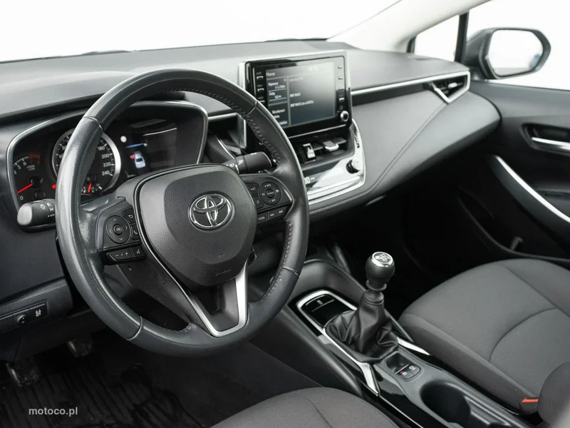Toyota Corolla E210 6