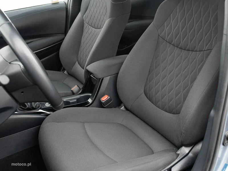 Toyota Corolla E210 11