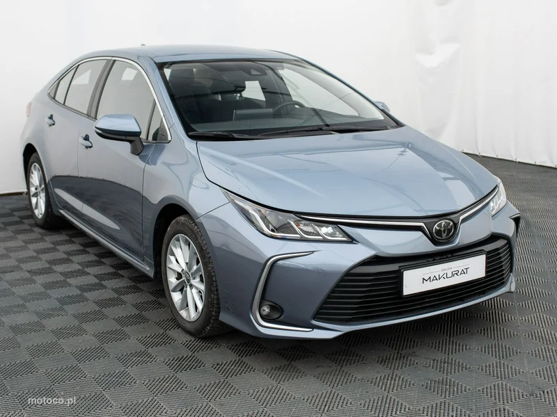 Toyota Corolla E210 3