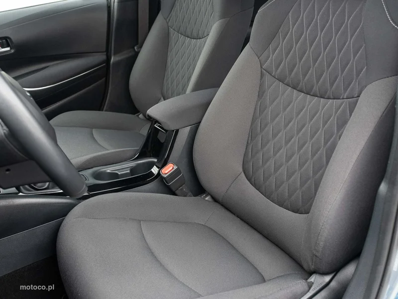 Toyota Corolla E210 11