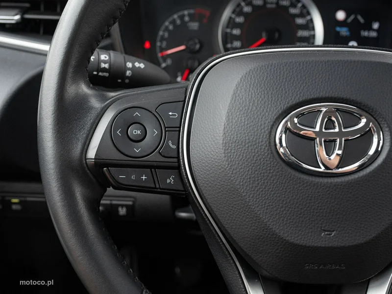 Toyota Corolla E210 12