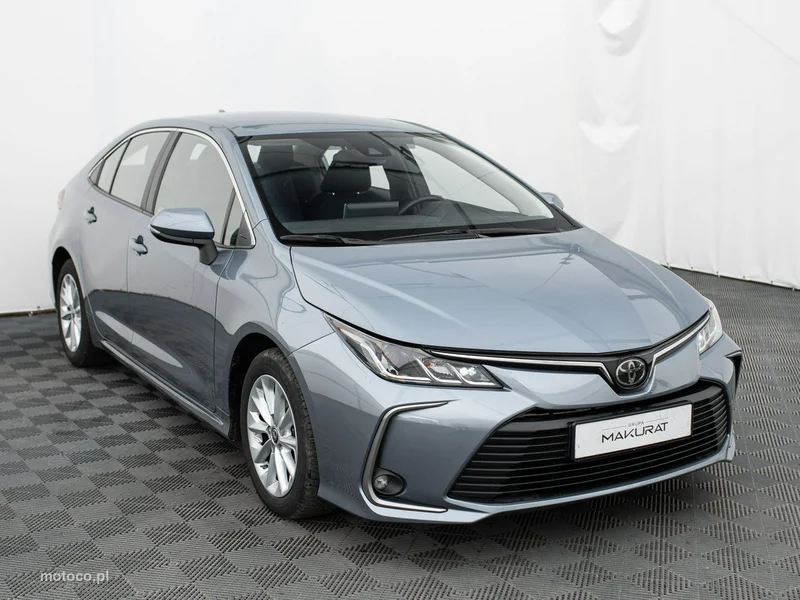 Toyota Corolla E210 3