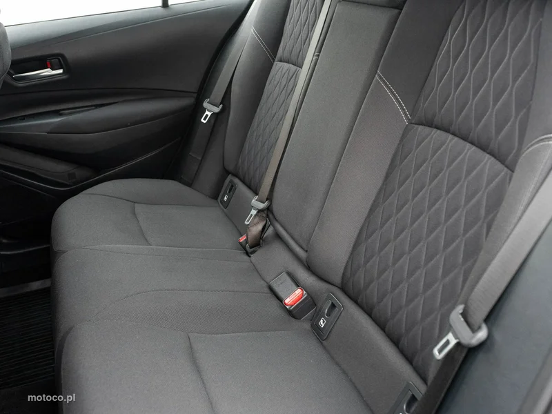 Toyota Corolla E210 22