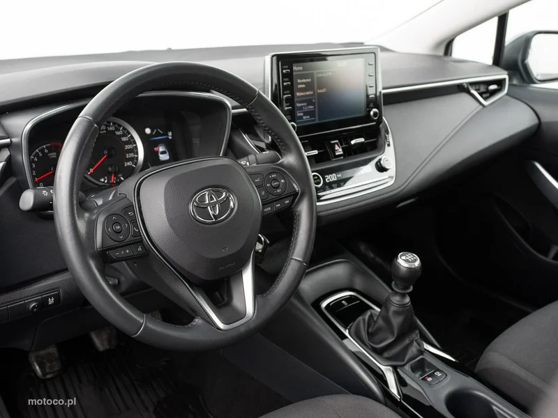 Toyota Corolla E210 6