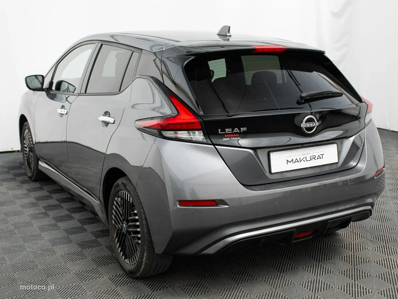 Nissan Leaf 4