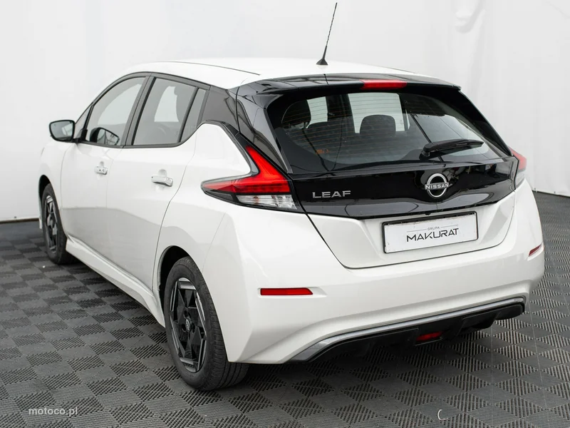 Nissan Leaf 4