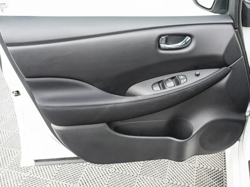Nissan Leaf 9