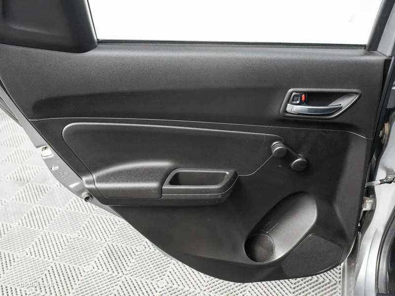 Suzuki Swift 18