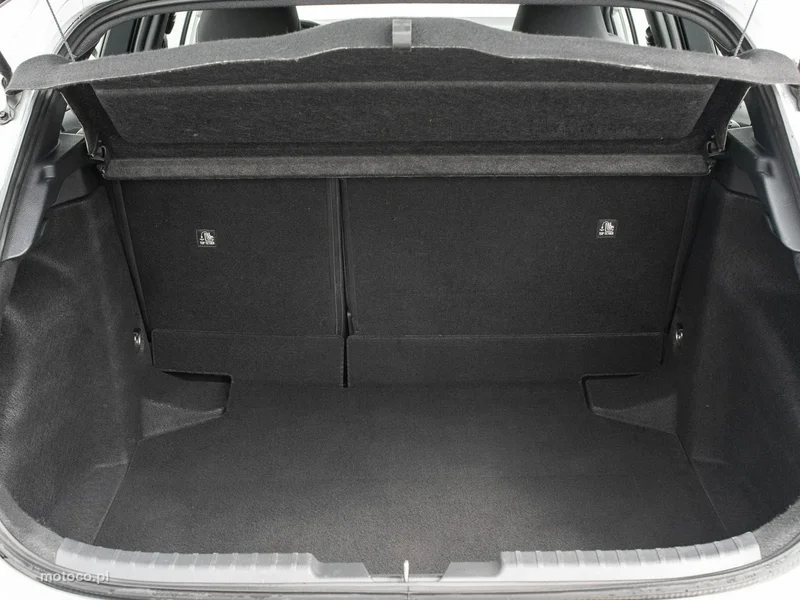 Toyota Corolla E210 23