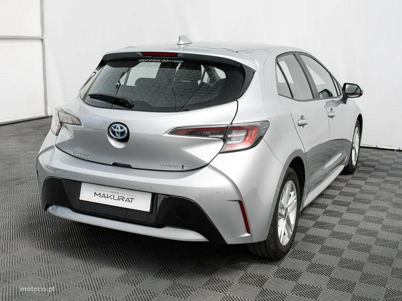 Toyota Corolla E210 5