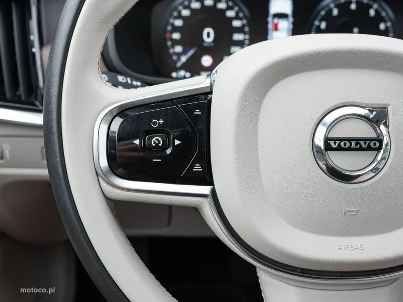 Volvo S90 13