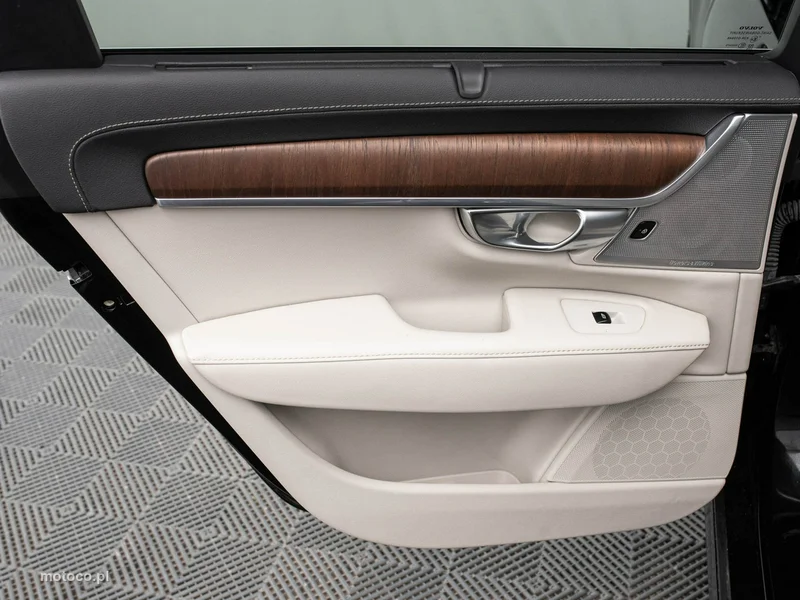 Volvo S90 24
