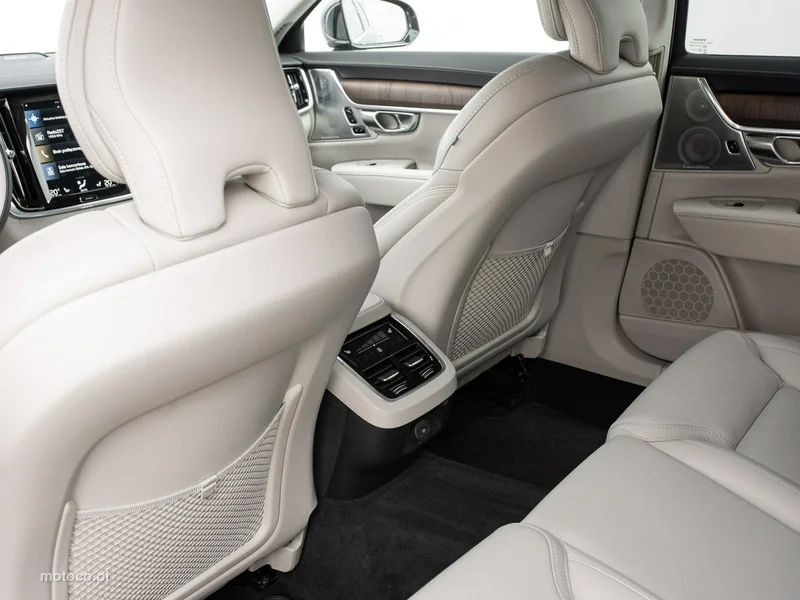 Volvo S90 25
