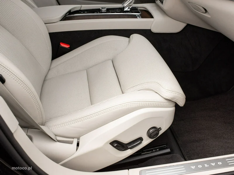 Volvo S90 30