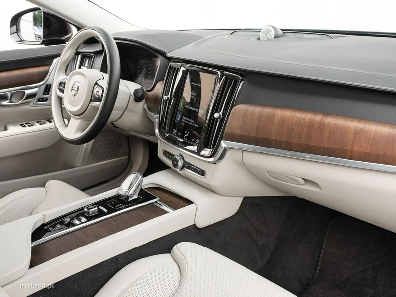 Volvo S90 32