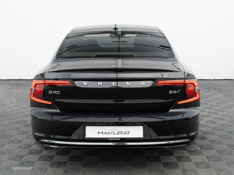 Volvo S90 8
