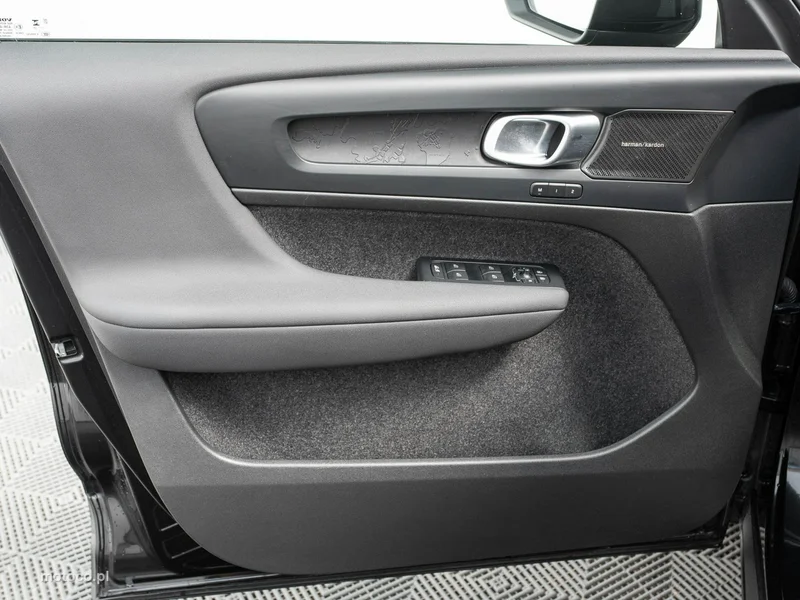 Volvo XC 40 9