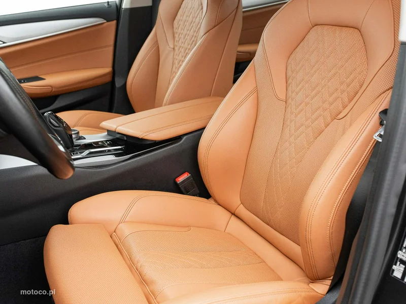 BMW Seria 5 G30 520 11