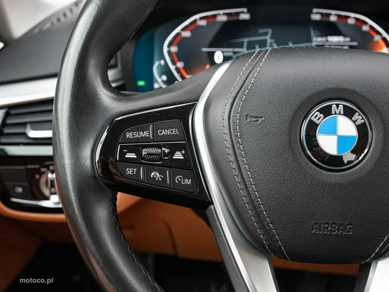 BMW Seria 5 G30 520 13