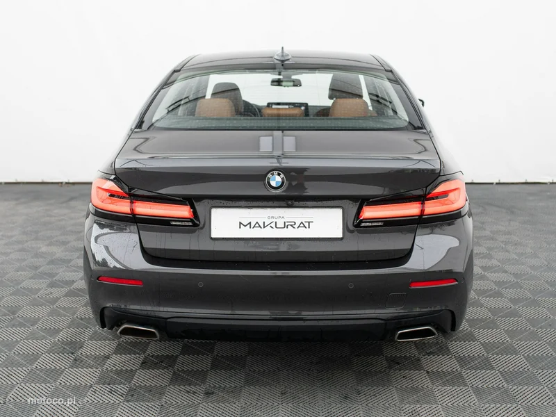 BMW Seria 5 G30 520 8