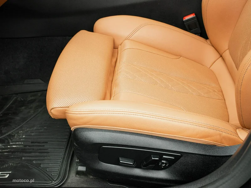 BMW Seria 5 G30 520 10