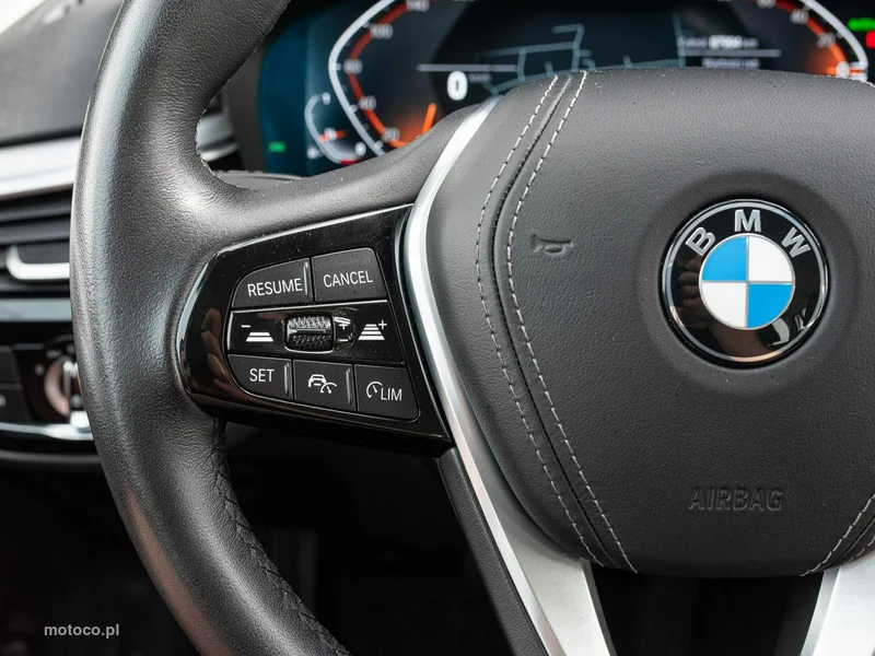 BMW Seria 5 G30 520 13