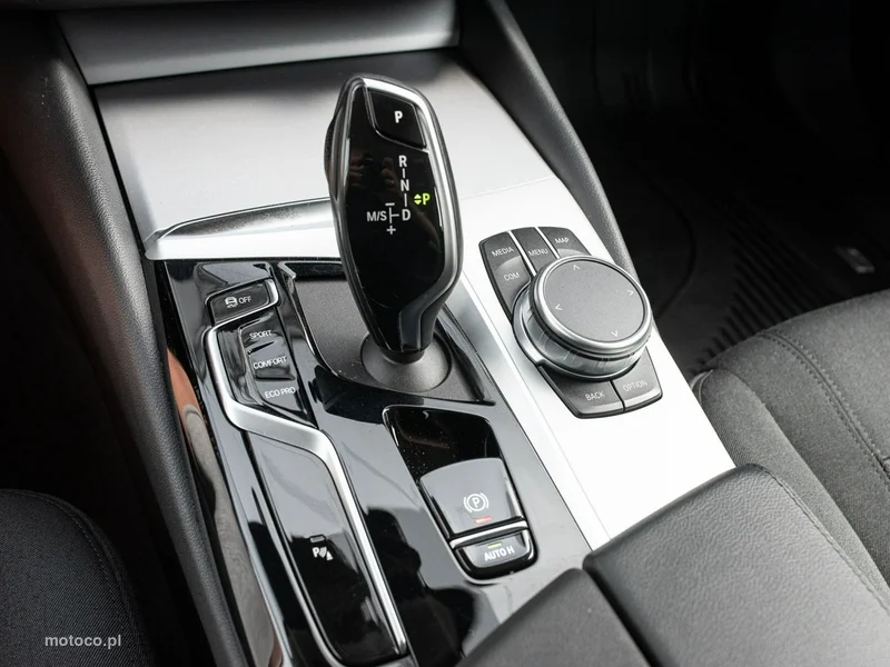 BMW Seria 5 G30 520 15