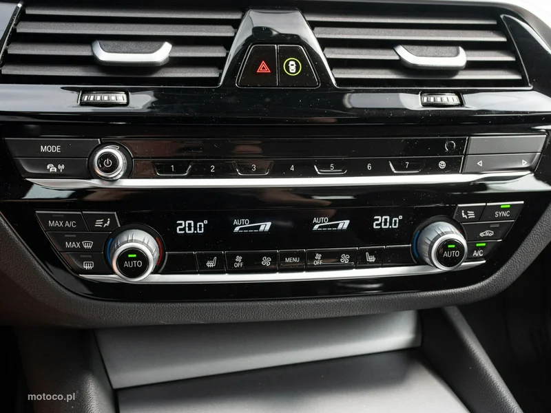 BMW Seria 5 G30 520 16