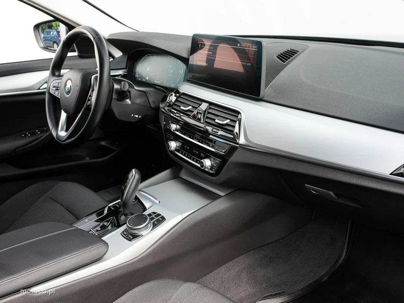BMW Seria 5 G30 520 30