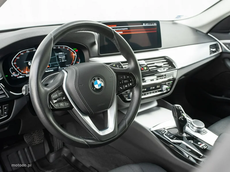 BMW Seria 5 G30 520 6
