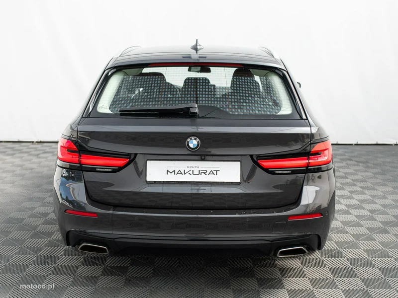 BMW Seria 5 G30 520 8