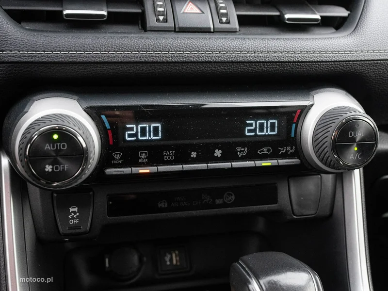 Toyota RAV 4 XA50 15